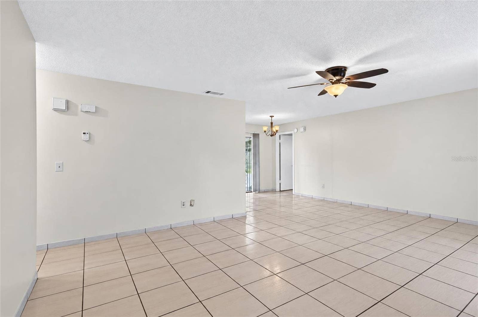 4712 STONY BROOK LANE, Orlando, FL 32808 Living Room