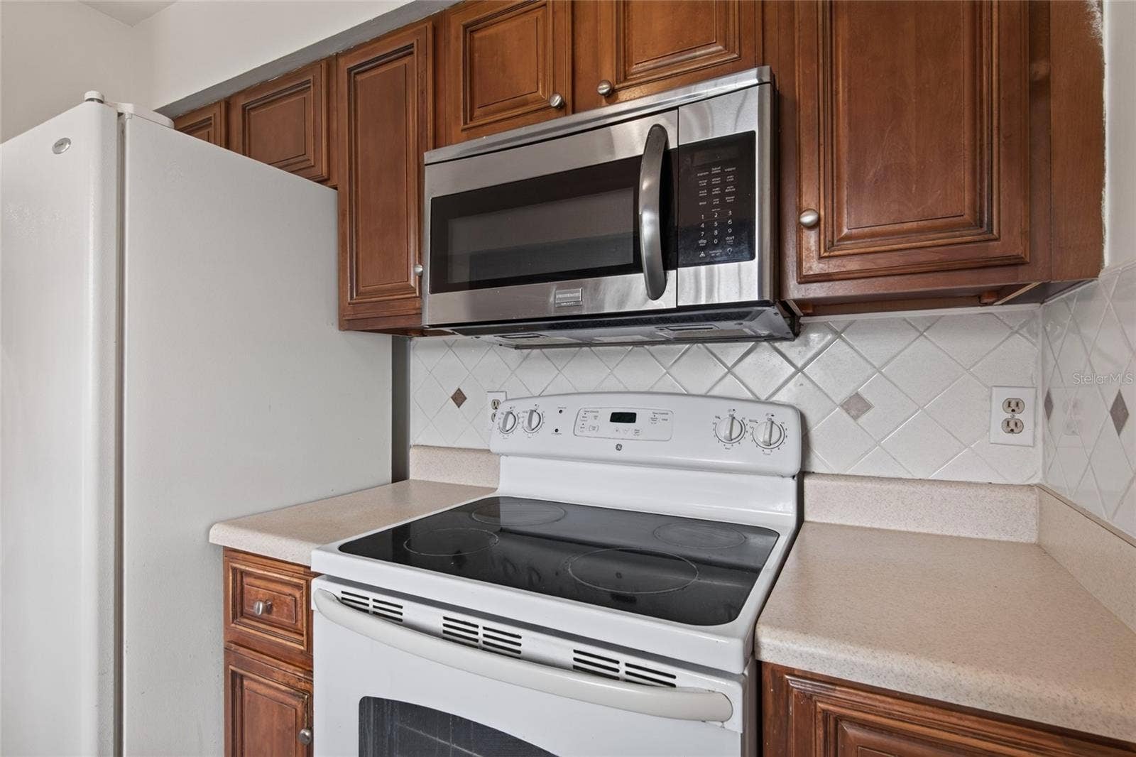 4712 STONY BROOK LANE, Orlando, FL 32808 Kitchen