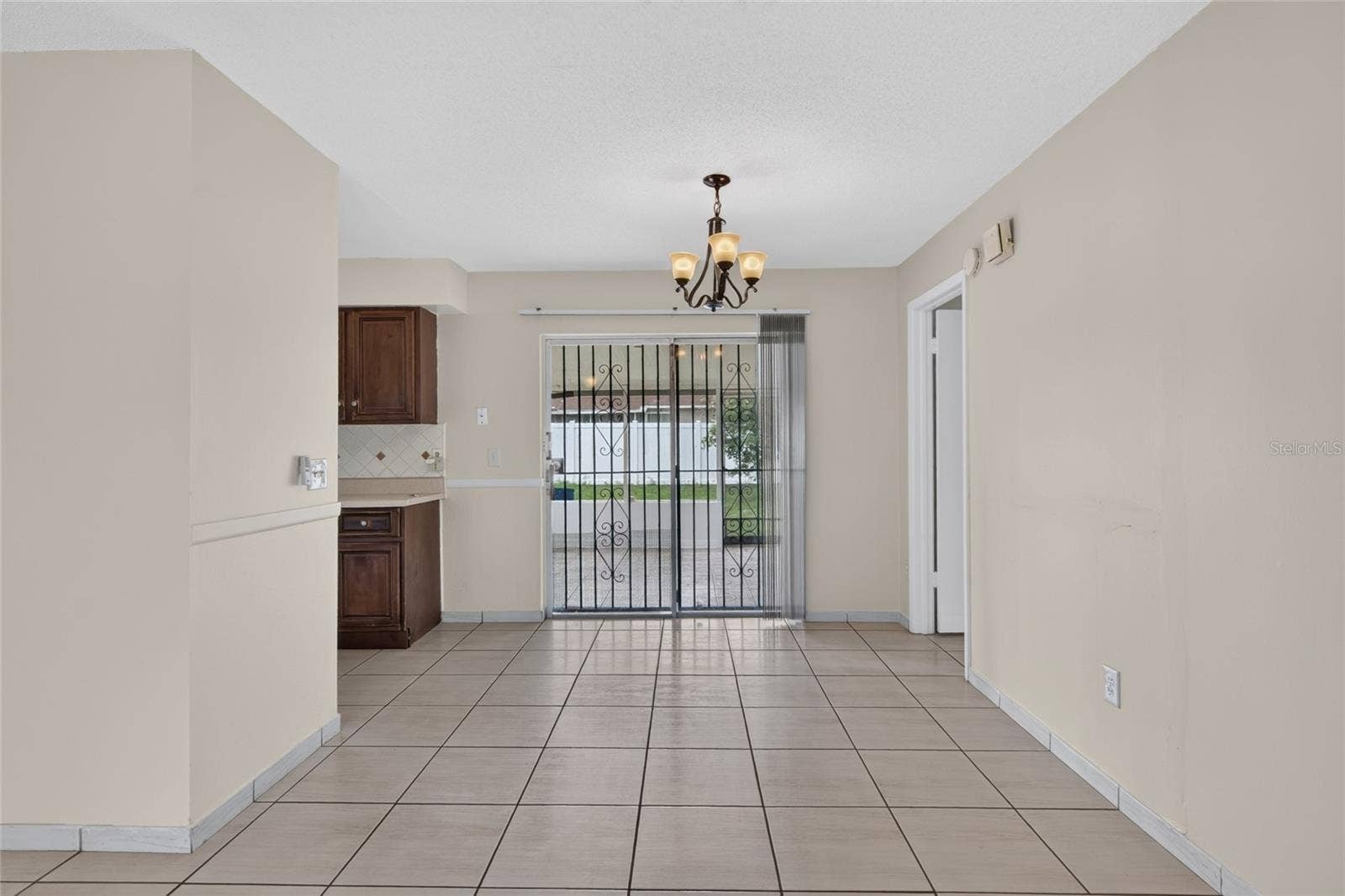 4712 STONY BROOK LANE, Orlando, FL 32808 Dining