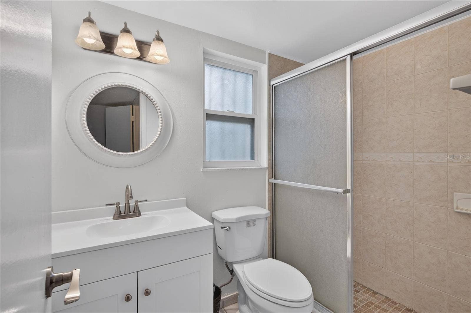 4712 STONY BROOK LANE, Orlando, FL 32808 Primary's Bathroom