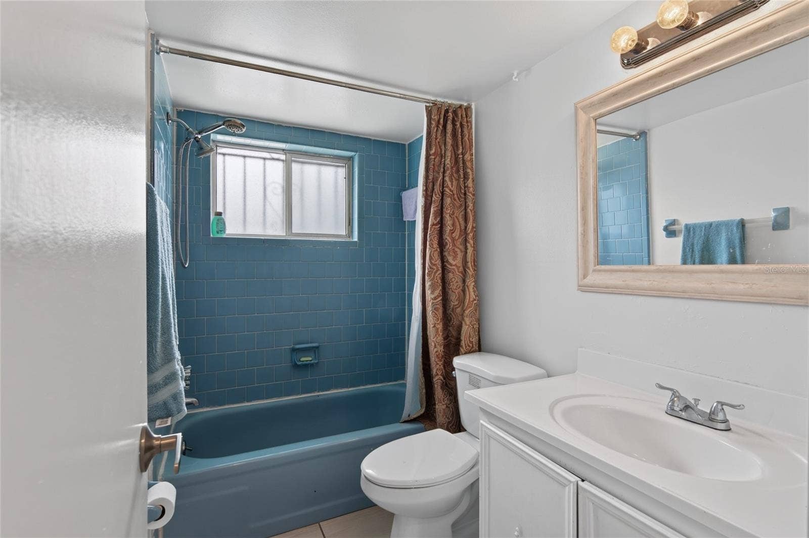 4712 STONY BROOK LANE, Orlando, FL 32808 Secondary Bathroom