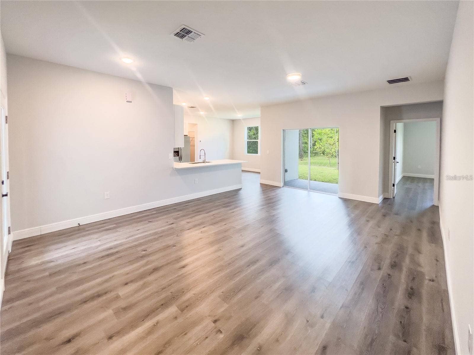 1045 9TH AVENUE, Deland, FL 32724 1045 9TH AVENUE, Deland, FL 32724