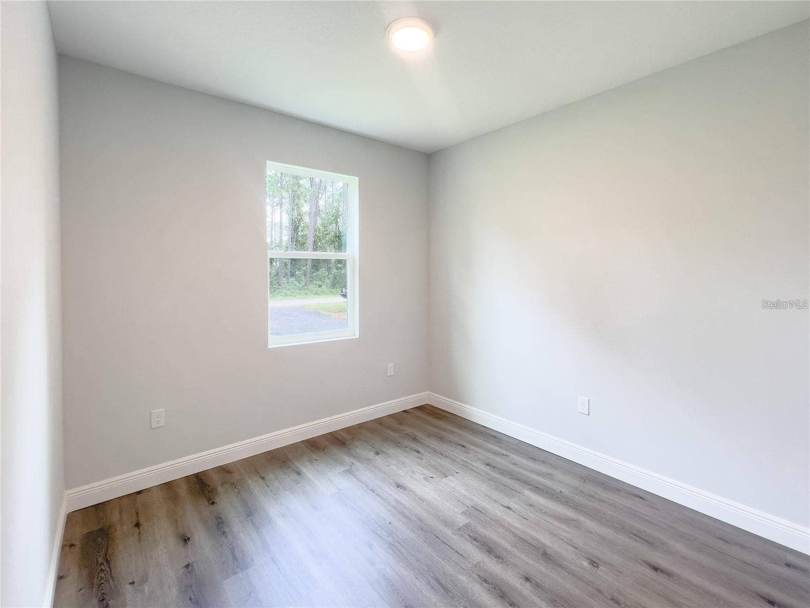 1045 9TH AVENUE, Deland, FL 32724 1045 9TH AVENUE, Deland, FL 32724