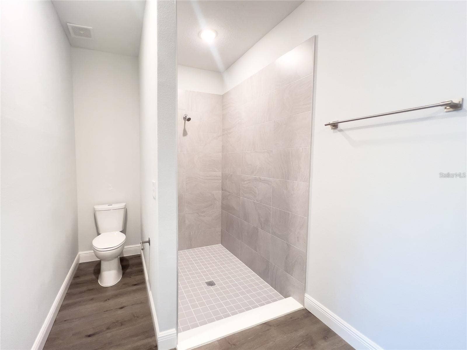 1045 9TH AVENUE, Deland, FL 32724 1045 9TH AVENUE, Deland, FL 32724