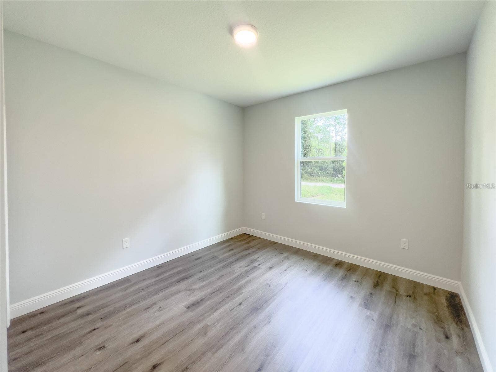 1045 9TH AVENUE, Deland, FL 32724 1045 9TH AVENUE, Deland, FL 32724