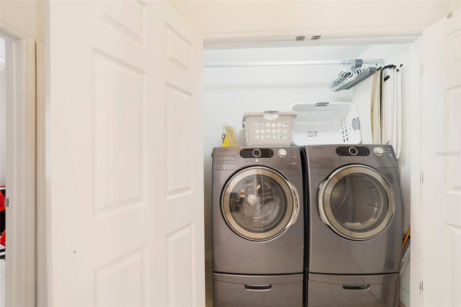 3514 OCITA DRIVE, Orlando, FL 32837 Washer and Dryer included