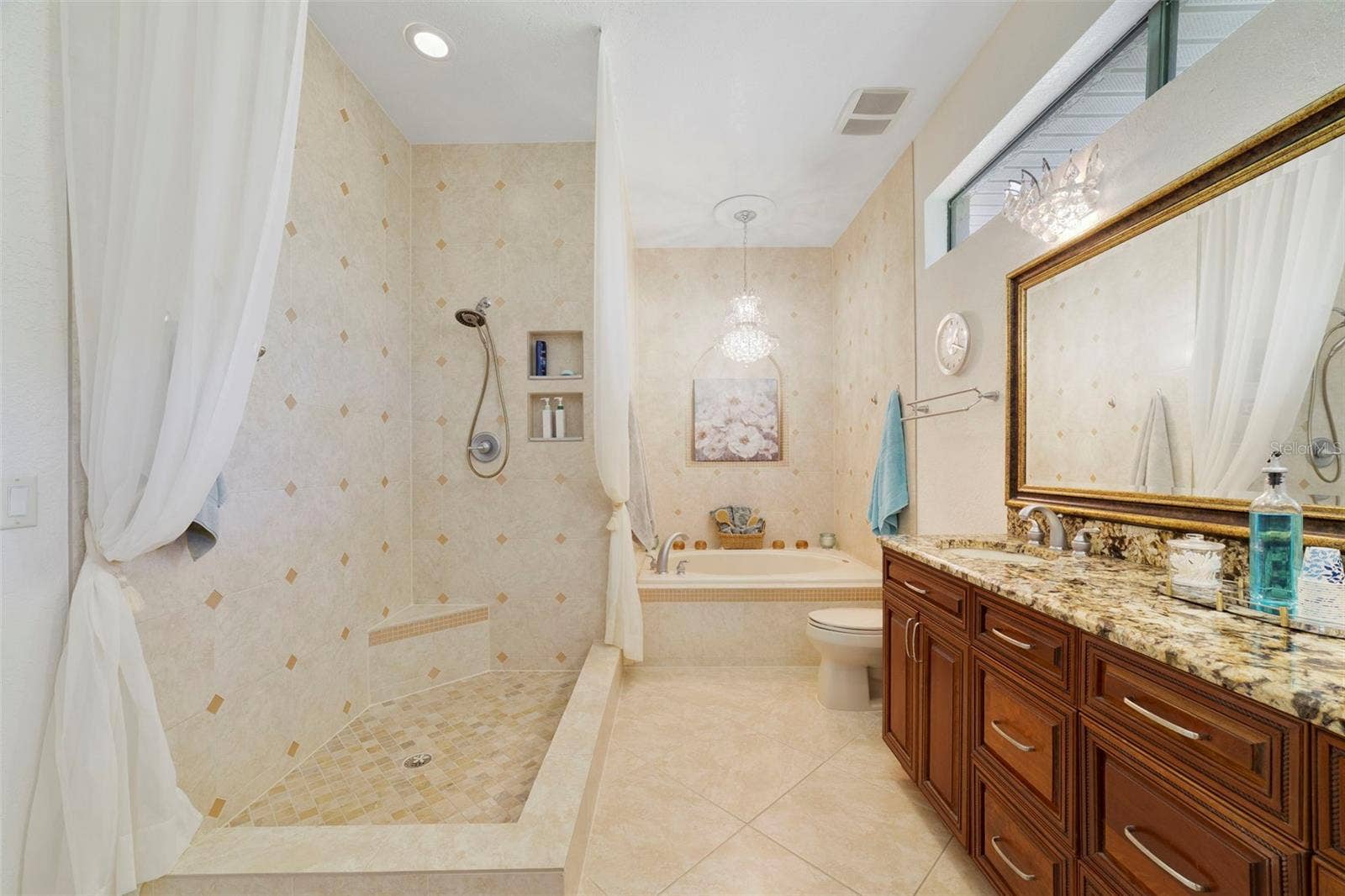 3514 OCITA DRIVE, Orlando, FL 32837 Primary Bathroom WOW!