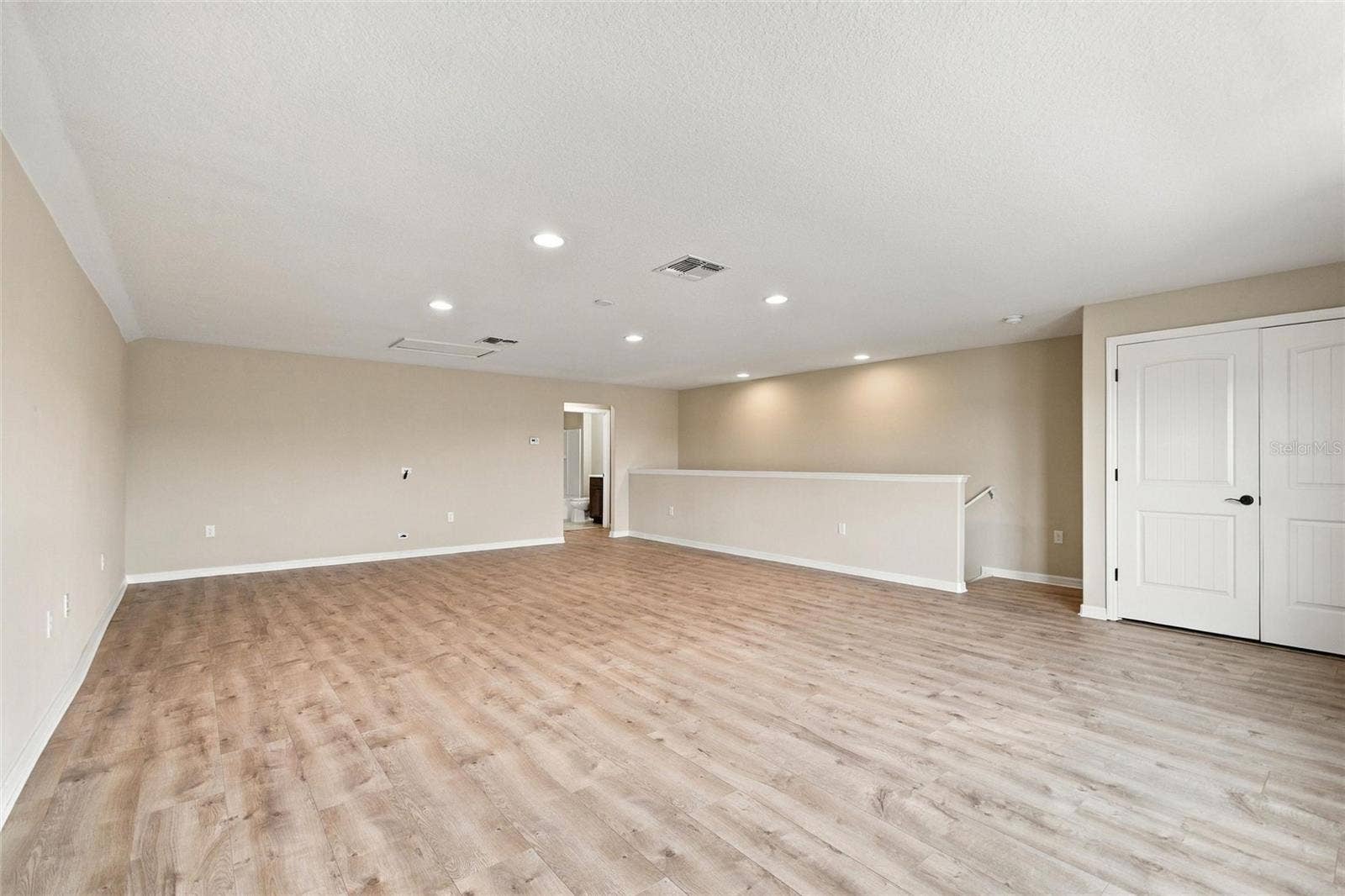 492 PONTEVEDRA RD, Davenport, FL 33896