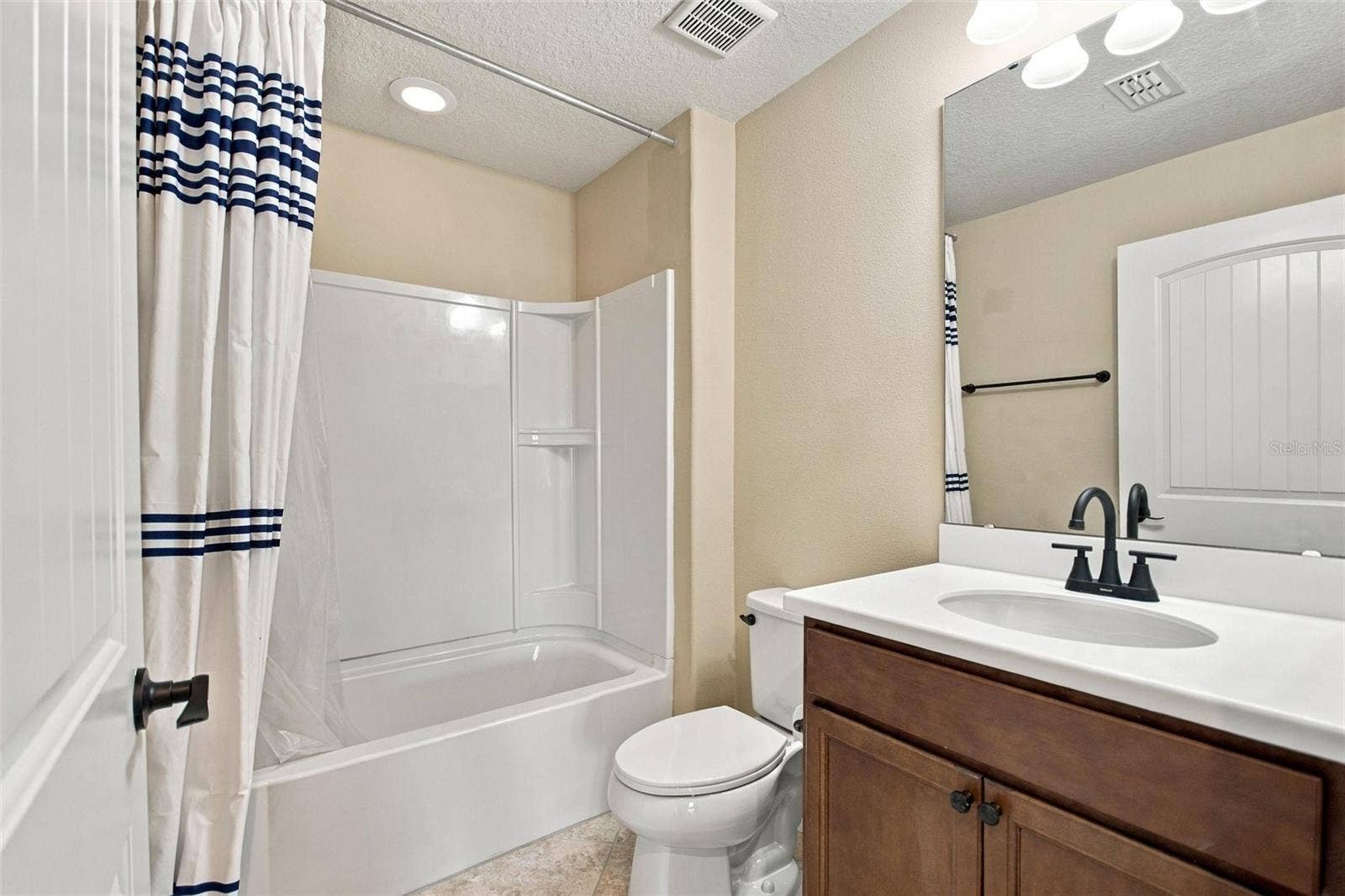492 PONTEVEDRA RD, Davenport, FL 33896