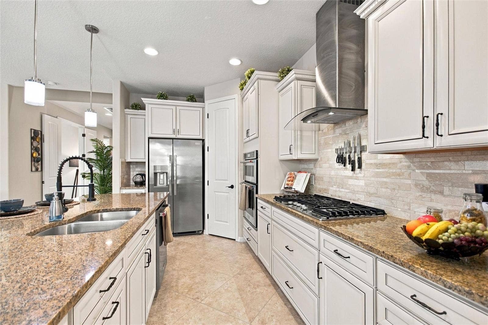 492 PONTEVEDRA RD, Davenport, FL 33896
