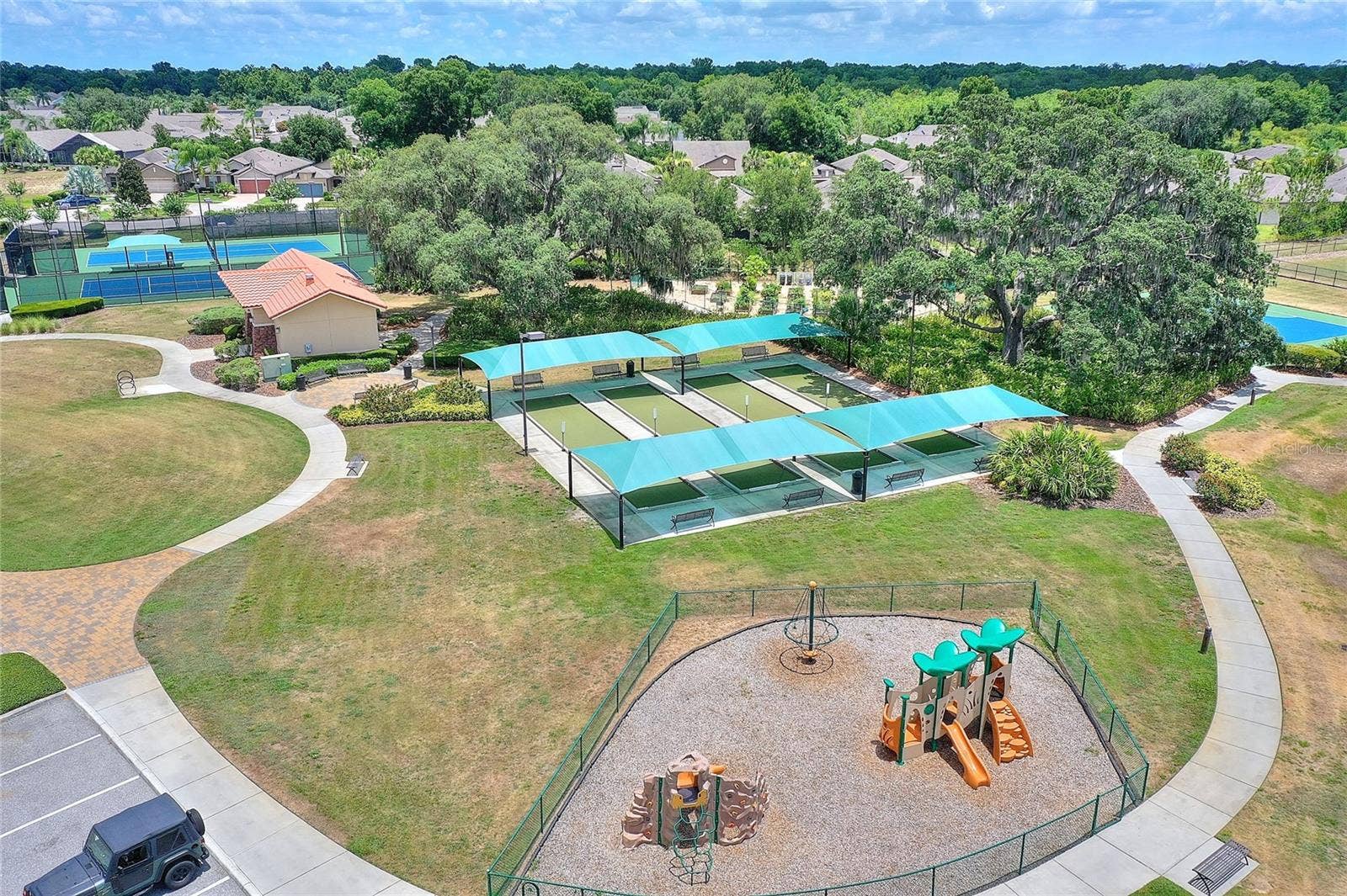 492 PONTEVEDRA RD, Davenport, FL 33896