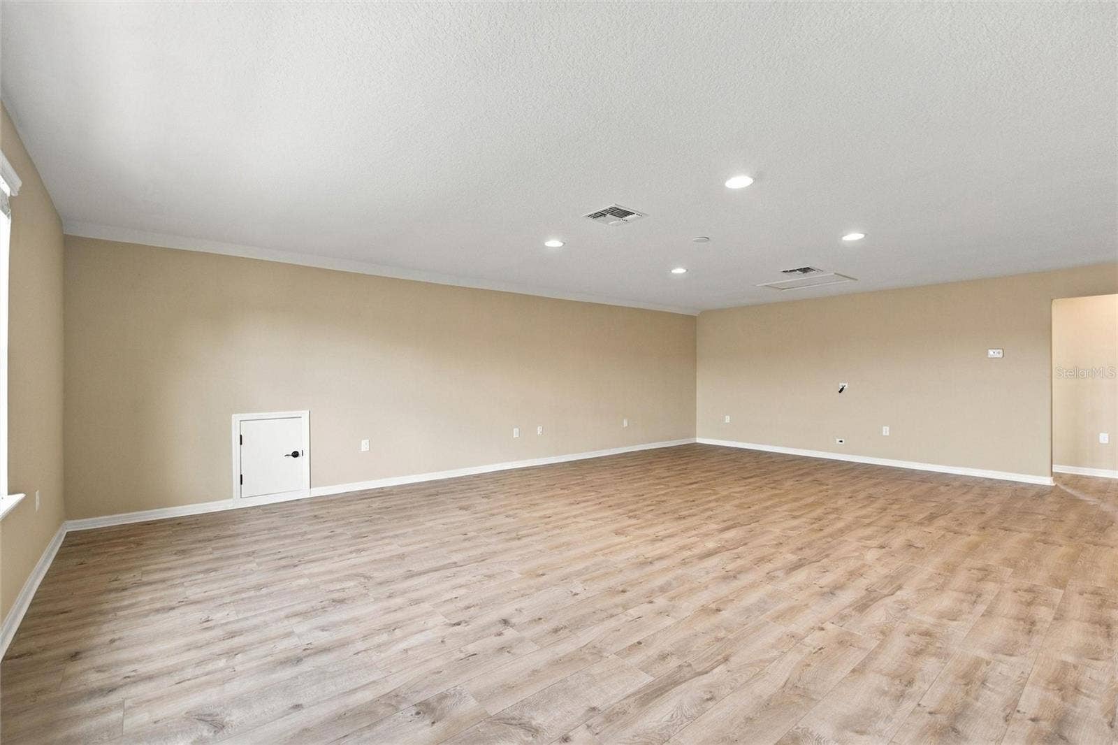 492 PONTEVEDRA RD, Davenport, FL 33896