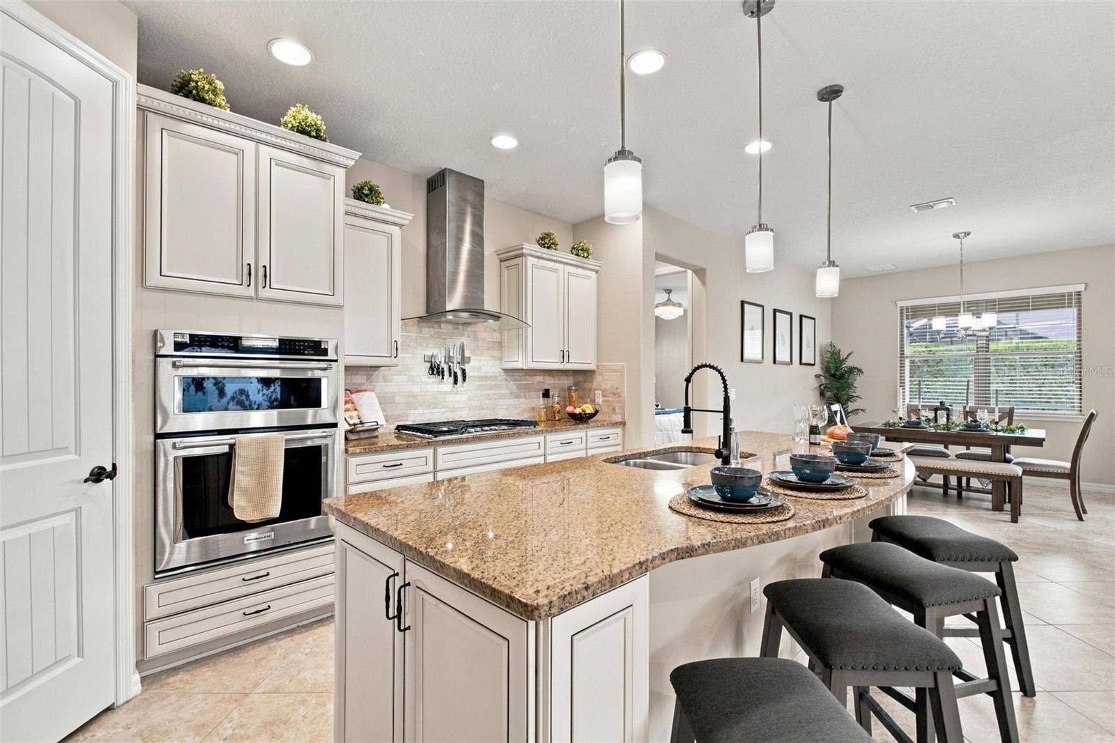 492 PONTEVEDRA RD, Davenport, FL 33896