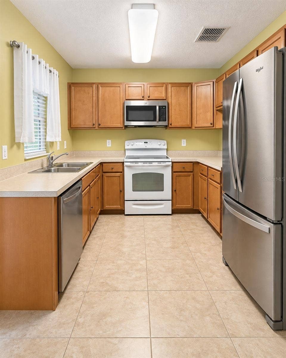 5481 LIMESTONE LANE, Lakeland, FL 33809 Kitchen