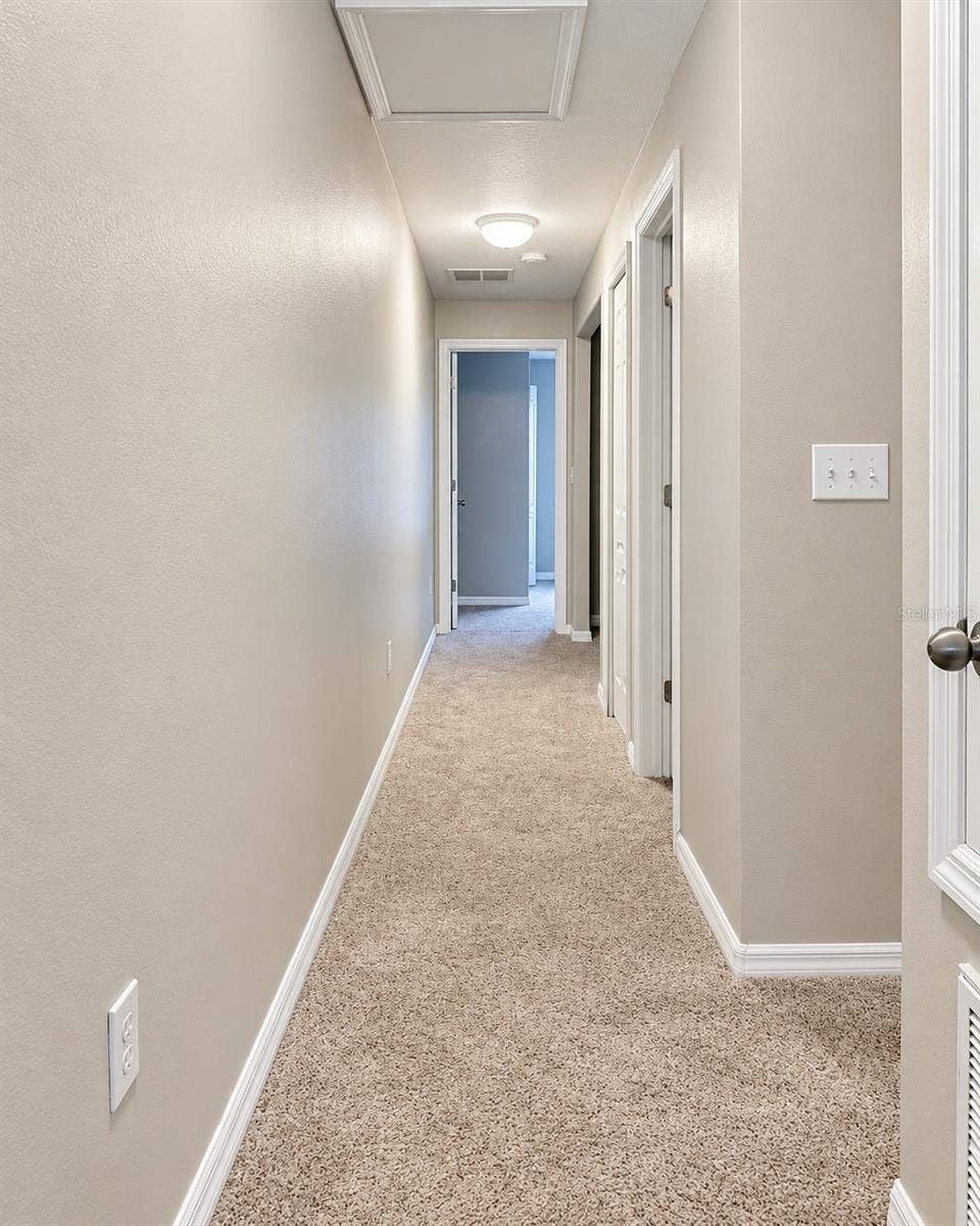 5481 LIMESTONE LANE, Lakeland, FL 33809 upstairs hallway