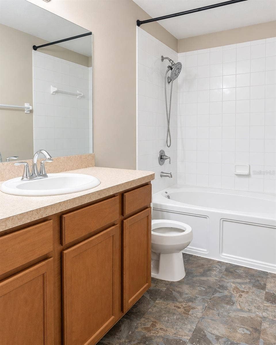 5481 LIMESTONE LANE, Lakeland, FL 33809 Master Bathroom with garden tub