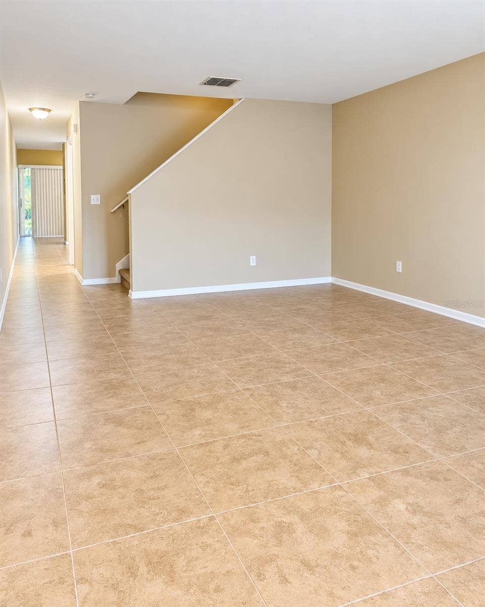 5481 LIMESTONE LANE, Lakeland, FL 33809 Living Room view from front door