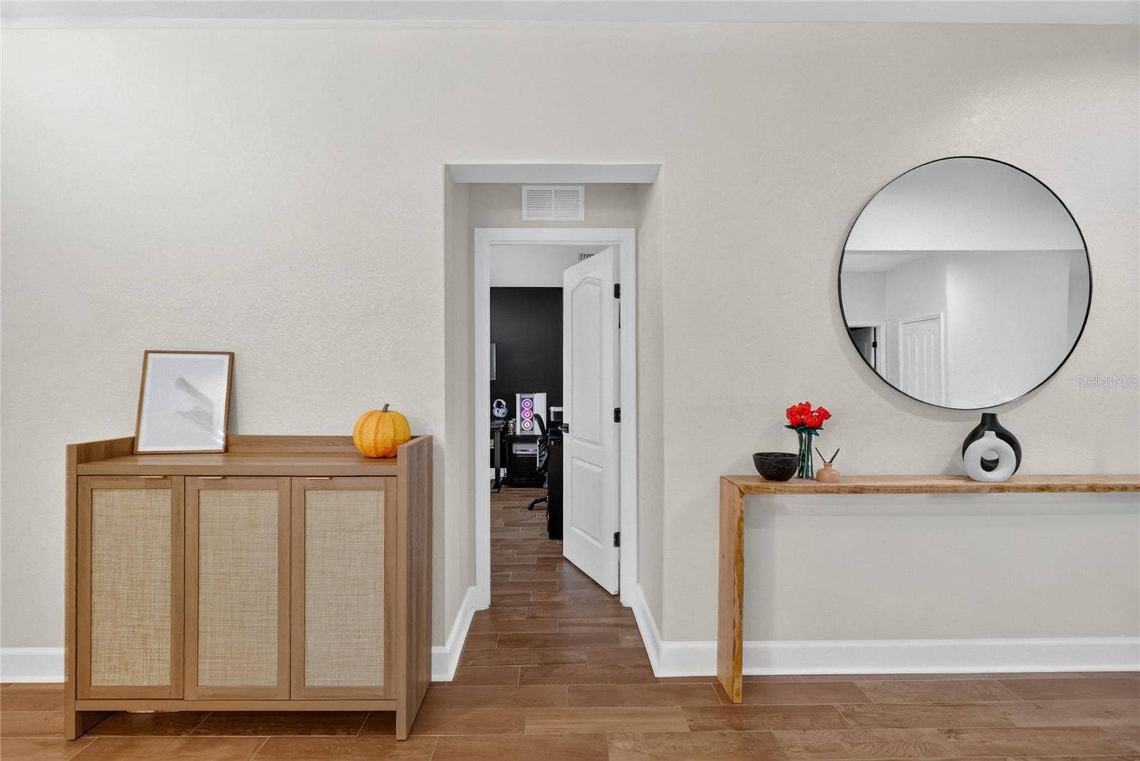Front hallway looking towards the 4th bedroom