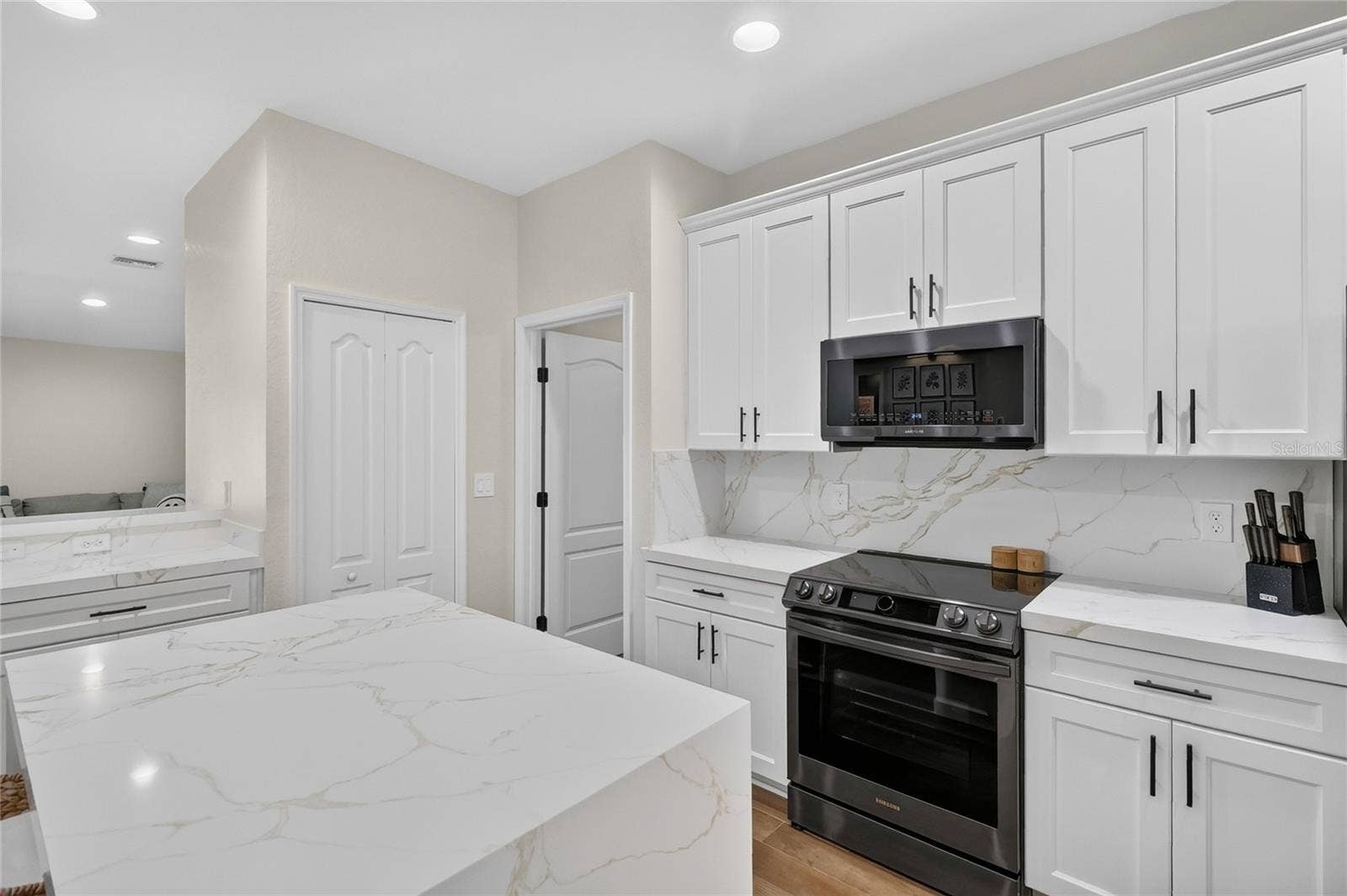 Love the backsplash