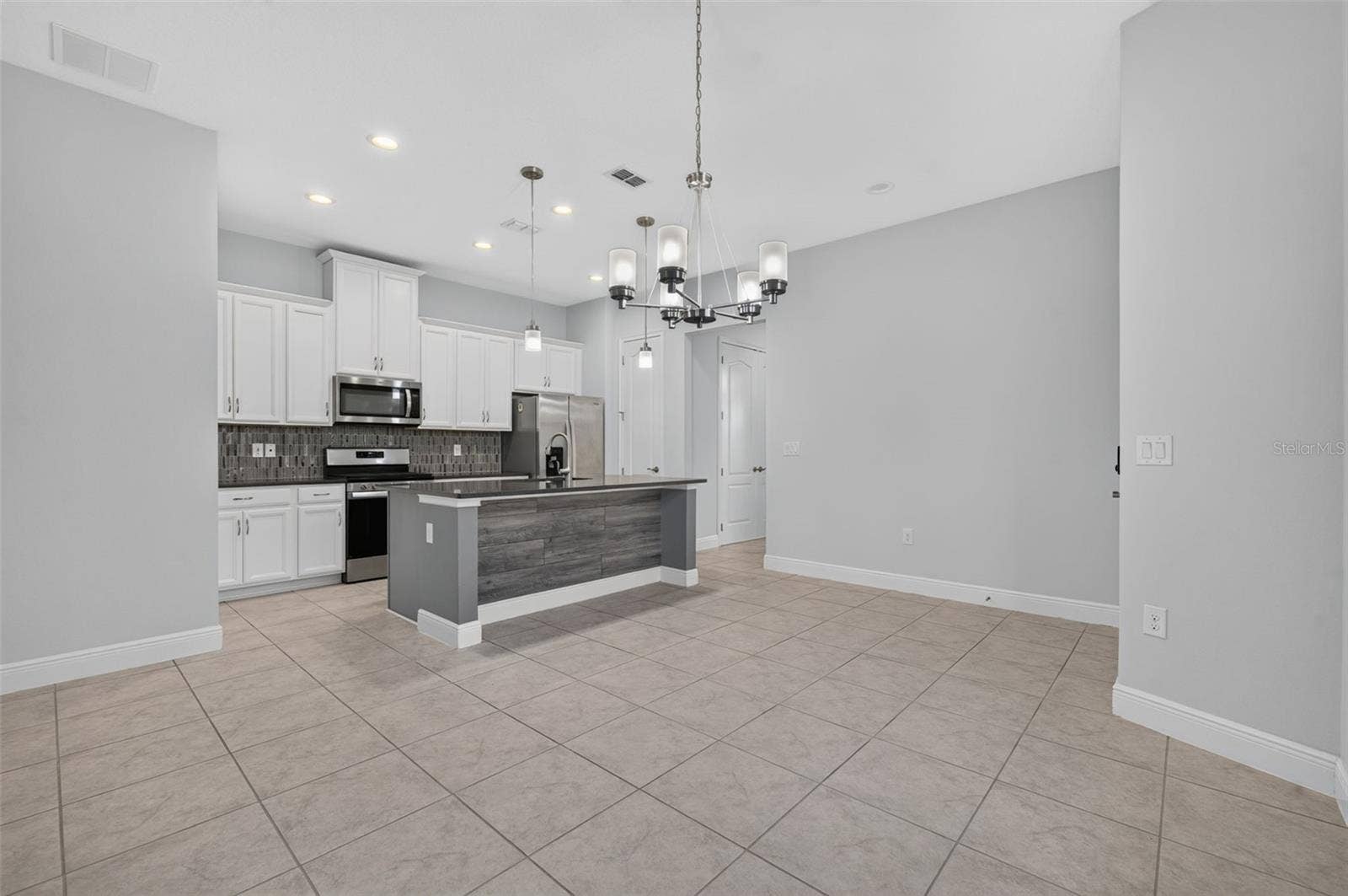 2521 YELLOW BRICK ROAD, St Cloud, FL 34772