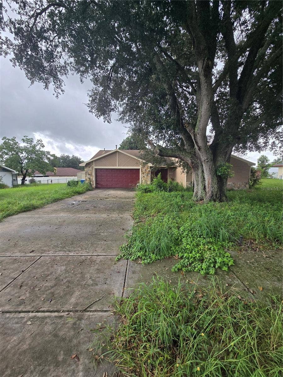 Property photo for 1406 MEADOW DRIVE NE, Winter Haven, FL