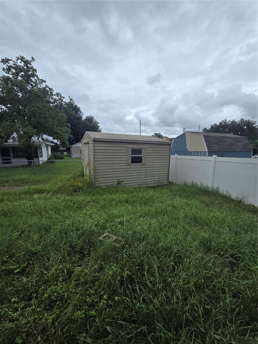 1406 MEADOW DRIVE NE, Winter Haven, FL 33881 1406 MEADOW DRIVE NE, Winter Haven, FL 33881