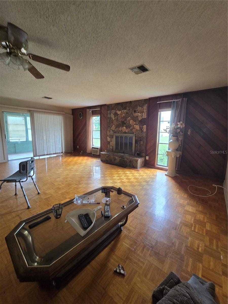 1406 MEADOW DRIVE NE, Winter Haven, FL 33881 1406 MEADOW DRIVE NE, Winter Haven, FL 33881