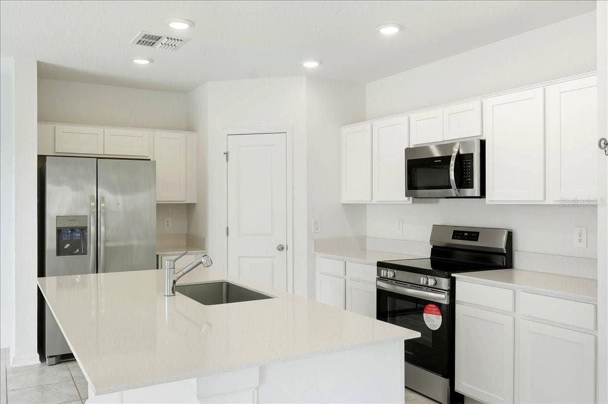 1140 TYLER LOOP, Winter Haven, FL 33884 1140 TYLER LOOP, Winter Haven, FL 33884
