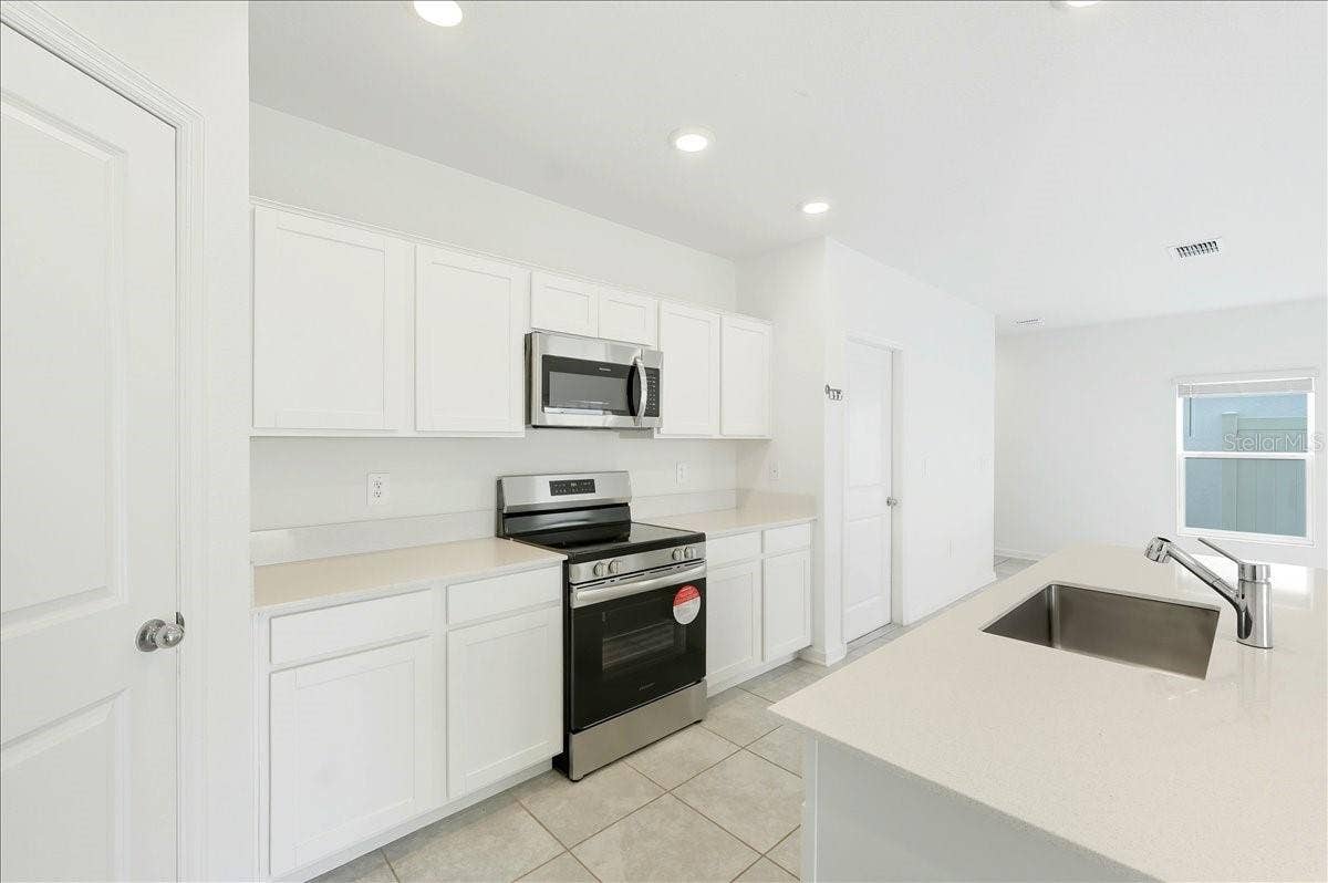 1140 TYLER LOOP, Winter Haven, FL 33884 1140 TYLER LOOP, Winter Haven, FL 33884
