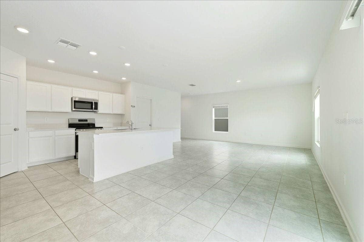 1140 TYLER LOOP, Winter Haven, FL 33884 1140 TYLER LOOP, Winter Haven, FL 33884
