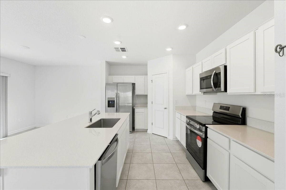 1140 TYLER LOOP, Winter Haven, FL 33884 1140 TYLER LOOP, Winter Haven, FL 33884