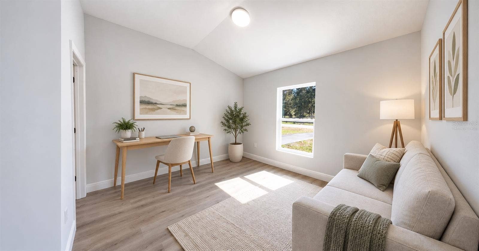 32 PINE COURT DRIVE, Ocala, FL 34472 Virtually staged. Model home photo for illustration only.
