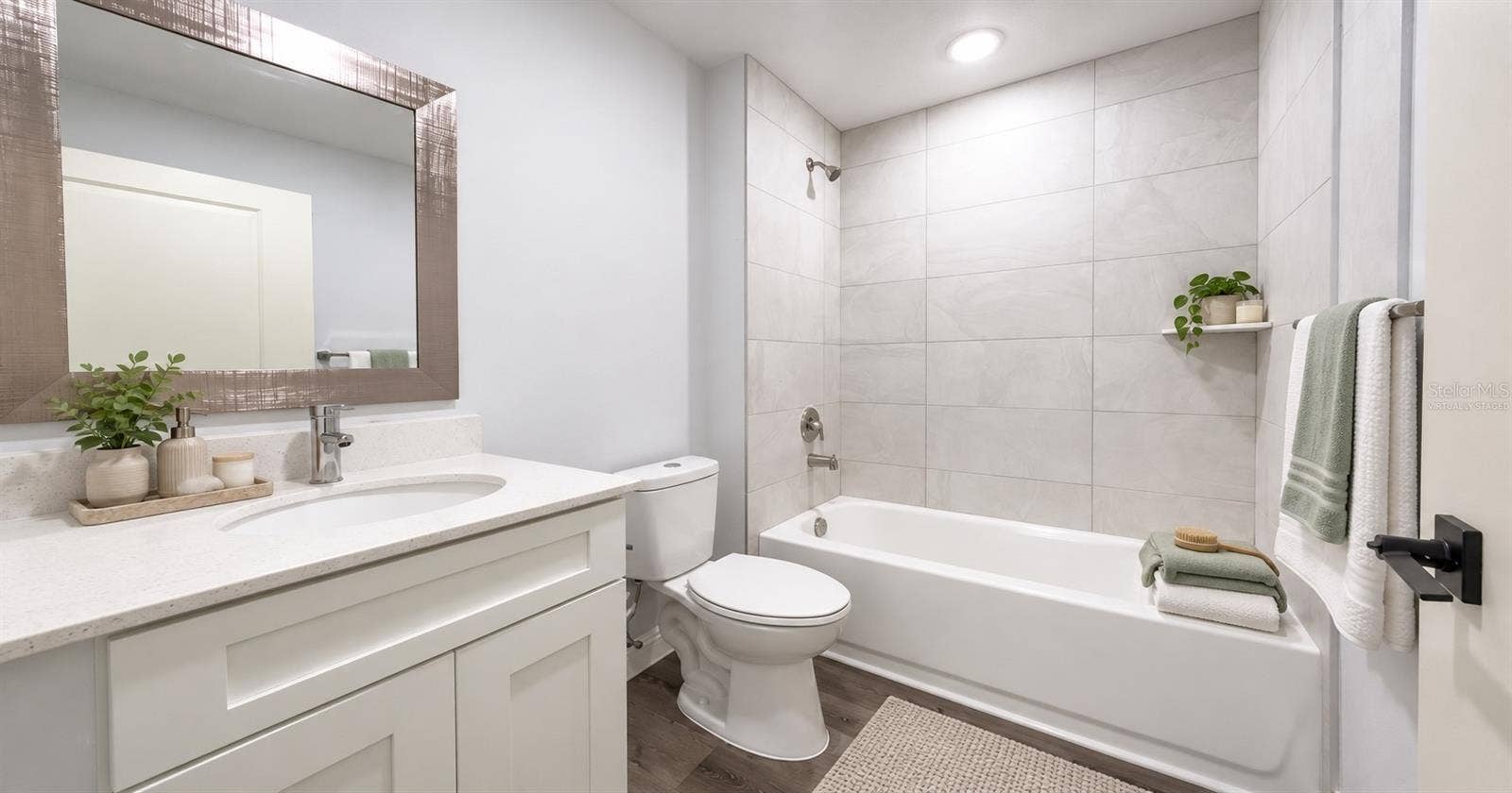 32 PINE COURT DRIVE, Ocala, FL 34472 Virtually staged. Model home photo for illustration only.