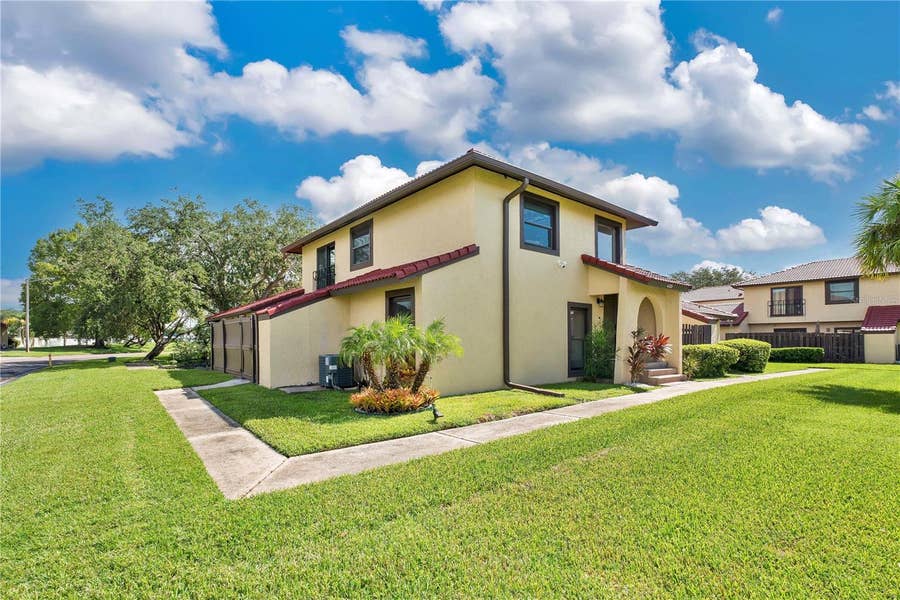 Property photo for 435 HUNTER CIRCLE, Kissimmee, FL