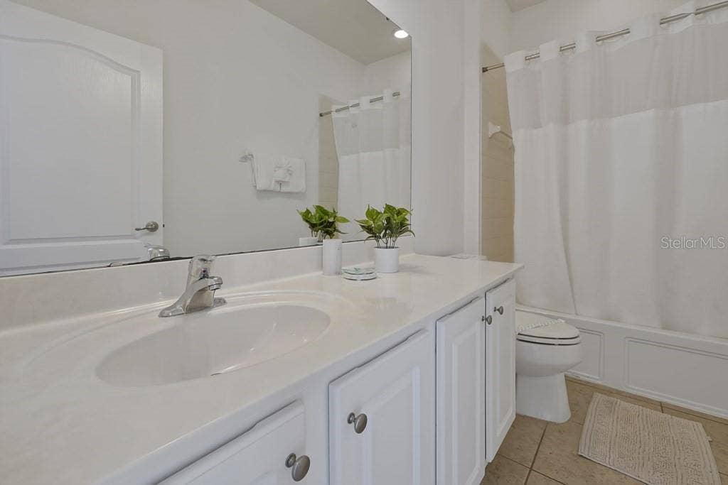 4095 OAKTREE DRIVE, Davenport, FL 33837 4095 OAKTREE DRIVE, Davenport, FL 33837