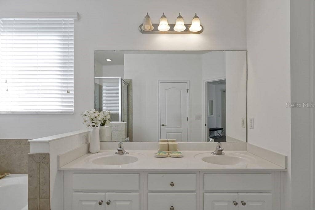 4095 OAKTREE DRIVE, Davenport, FL 33837 4095 OAKTREE DRIVE, Davenport, FL 33837