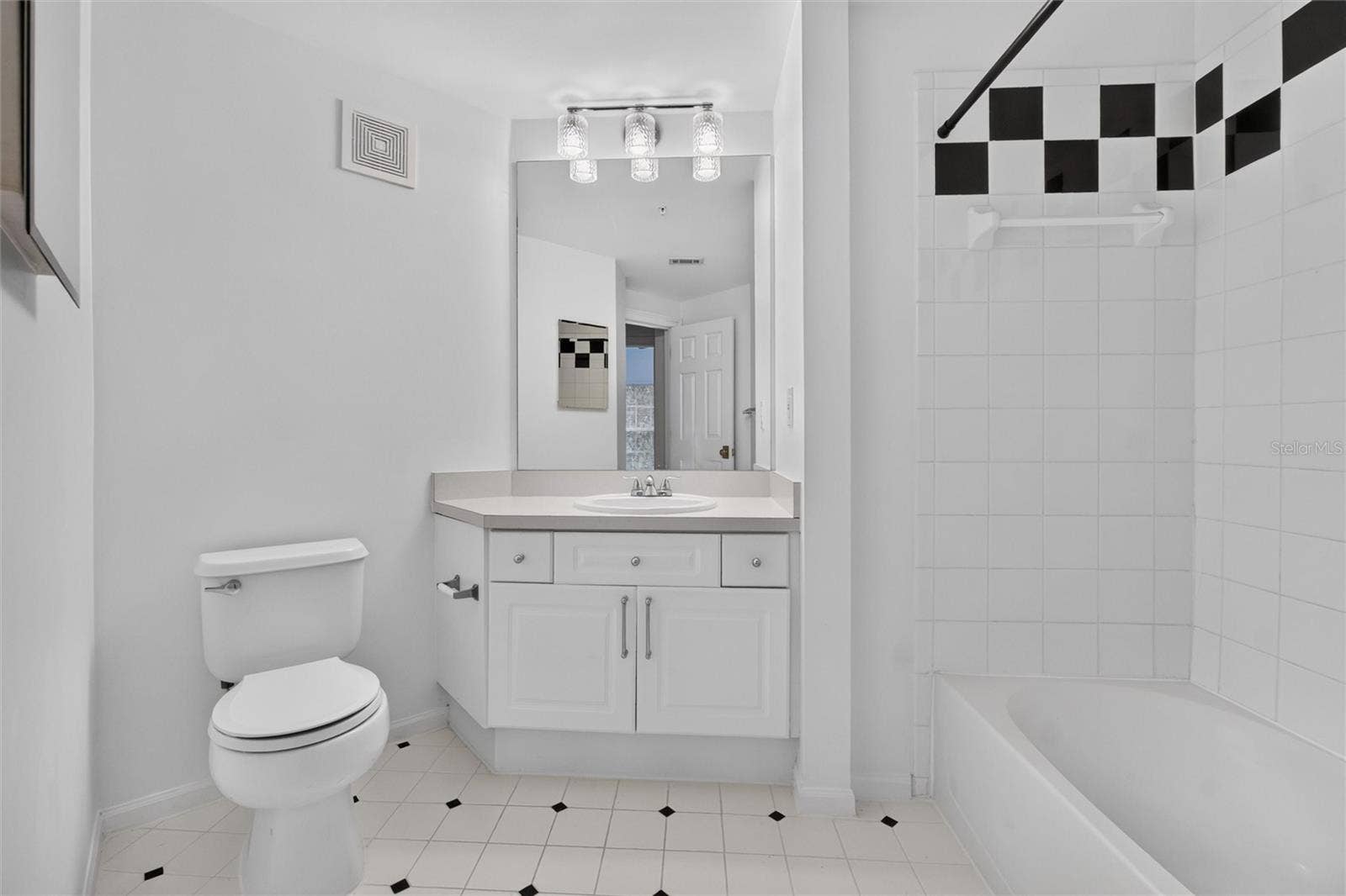 460 WATER STREET, #460, Celebration, FL 34747 Guest Bathroom