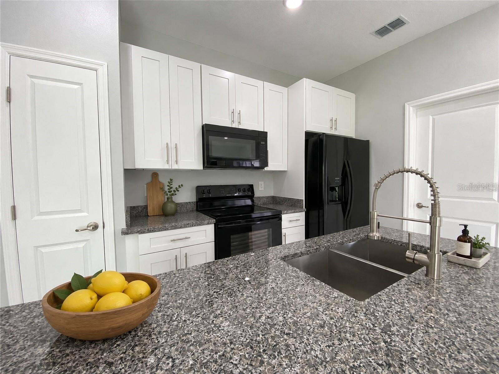 853 TRINA LANE, Lakeland, FL 33809 Virtually staged