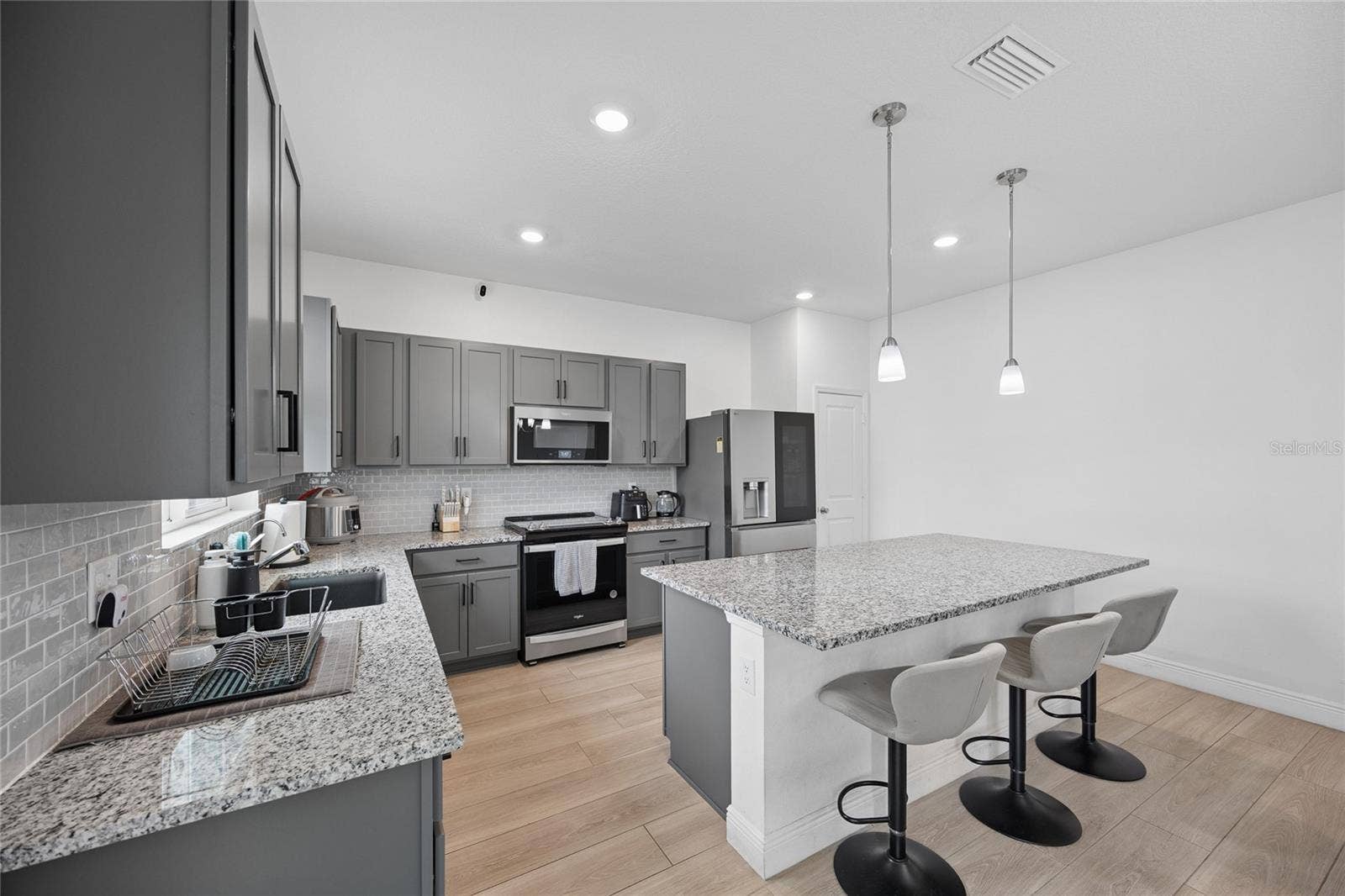 9113 HOOTON WAY, Davenport, FL 33896 9113 HOOTON WAY, Davenport, FL 33896