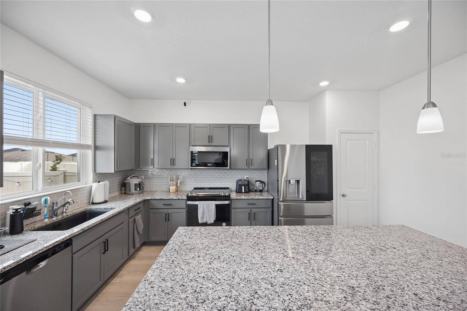 9113 HOOTON WAY, Davenport, FL 33896 9113 HOOTON WAY, Davenport, FL 33896