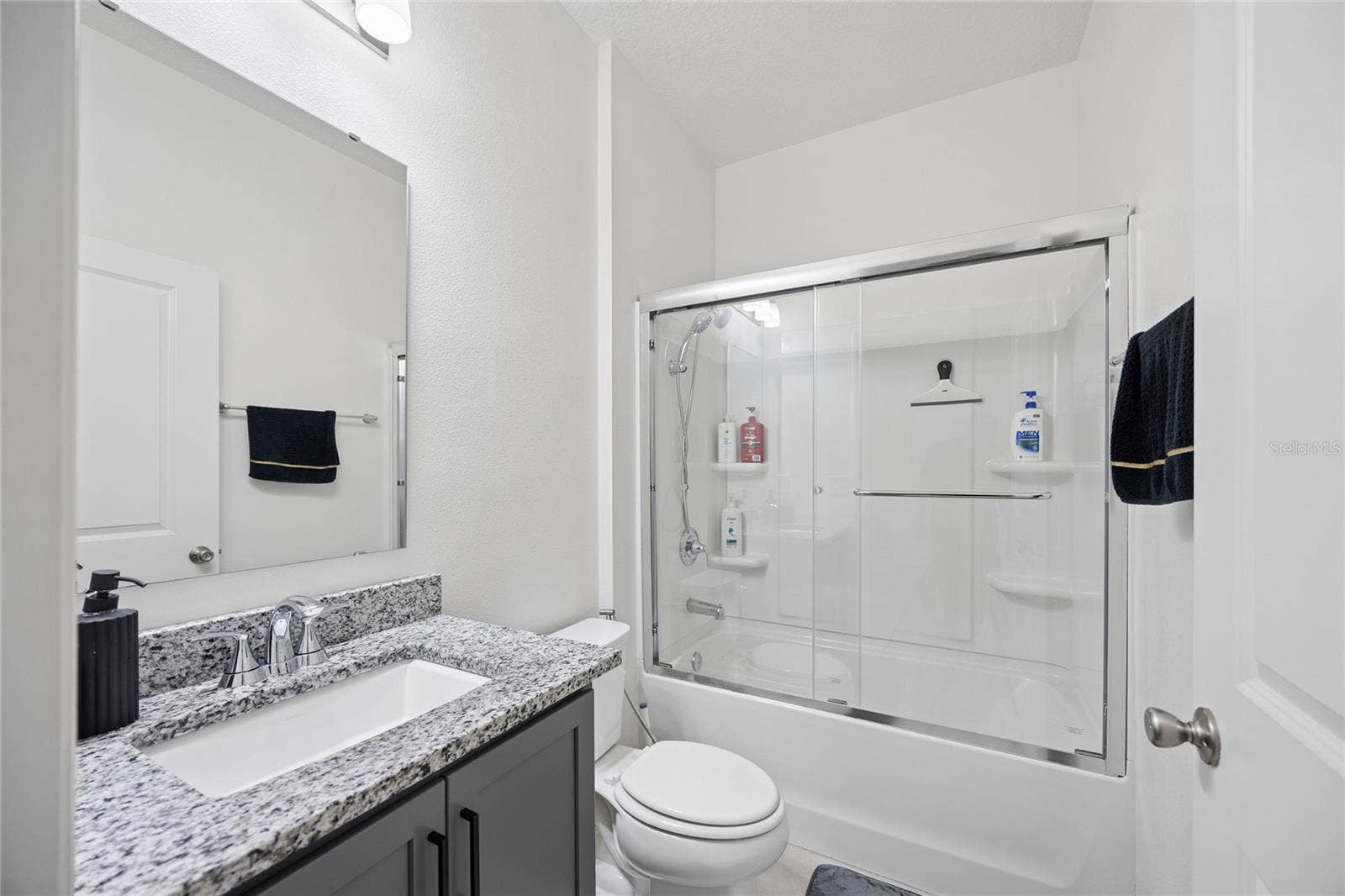 9113 HOOTON WAY, Davenport, FL 33896 9113 HOOTON WAY, Davenport, FL 33896