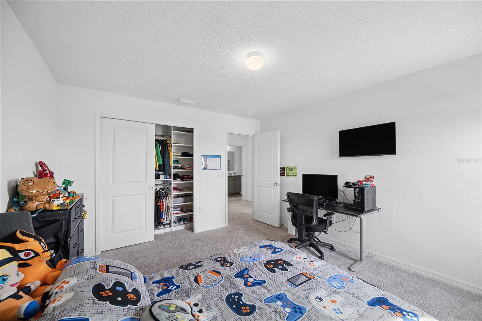 9113 HOOTON WAY, Davenport, FL 33896 9113 HOOTON WAY, Davenport, FL 33896