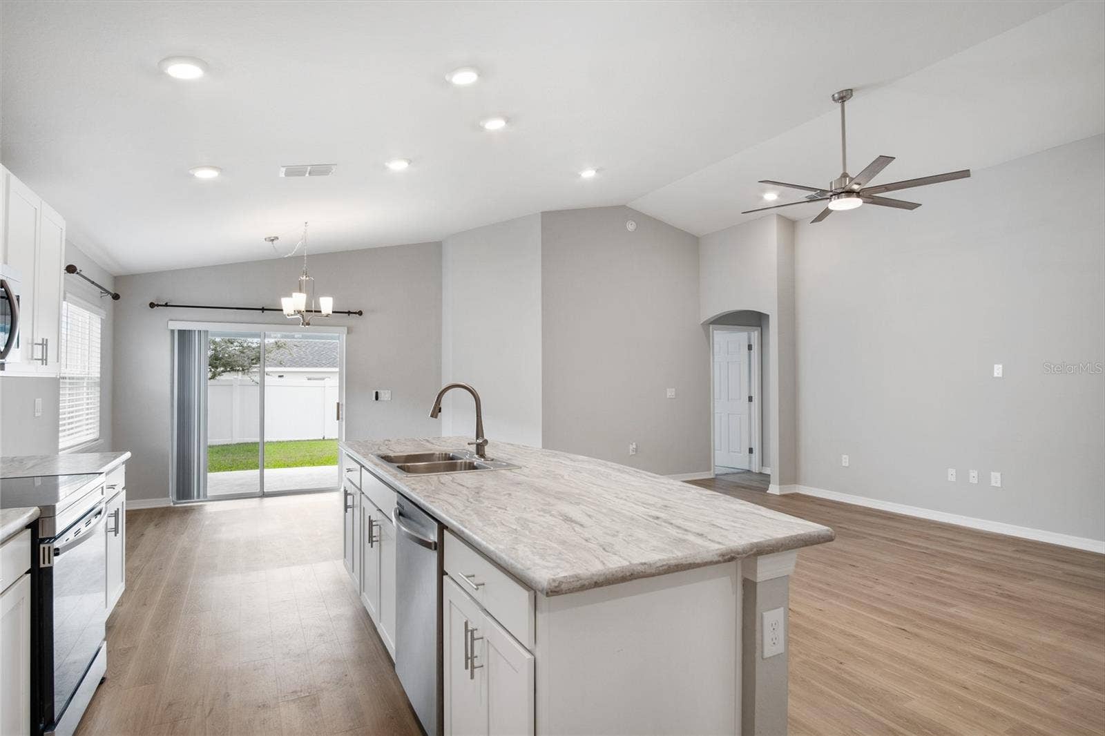 1075 TROPEA LANE, Auburndale, FL 33823 1075 TROPEA LANE, Auburndale, FL 33823
