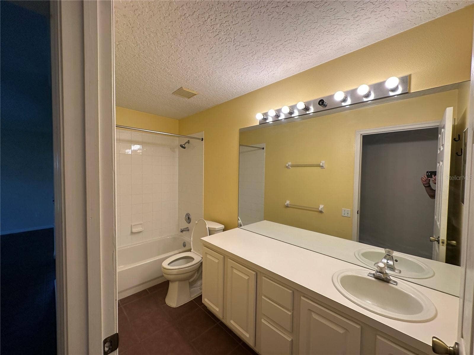 3227 HERONS POINT CIRCLE, Kissimmee, FL 34741 3227 HERONS POINT CIRCLE, Kissimmee, FL 34741