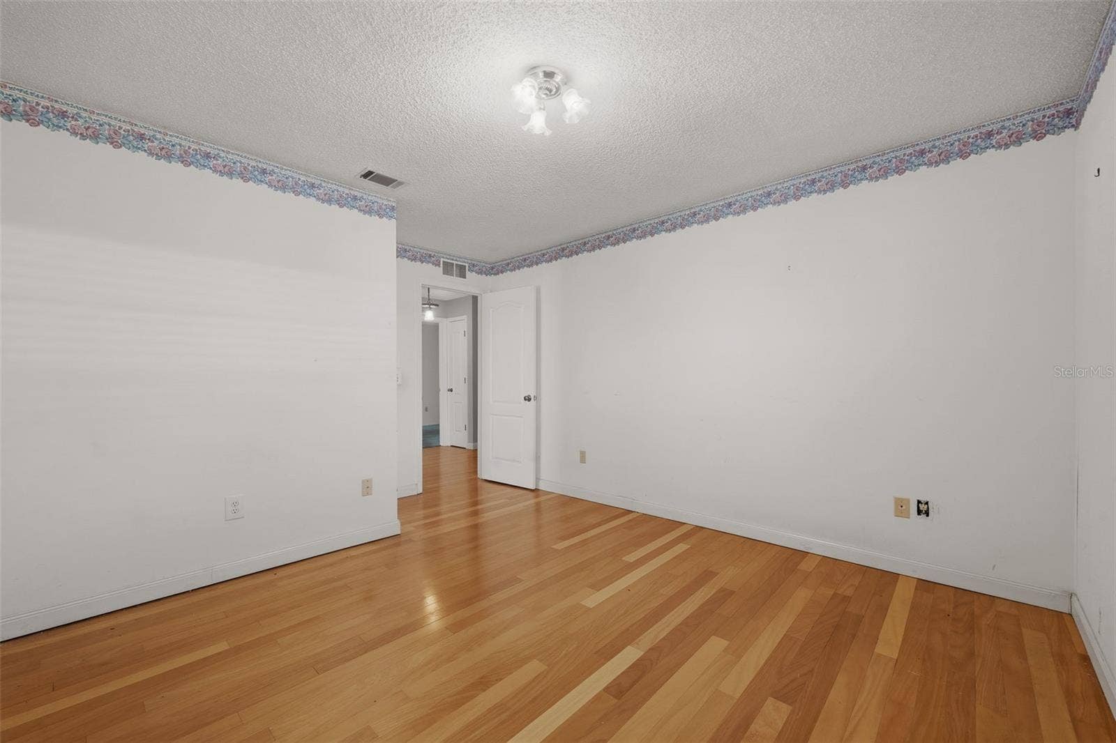 2353 BAYSWATER COURT, Orlando, FL 32837 2353 BAYSWATER COURT, Orlando, FL 32837