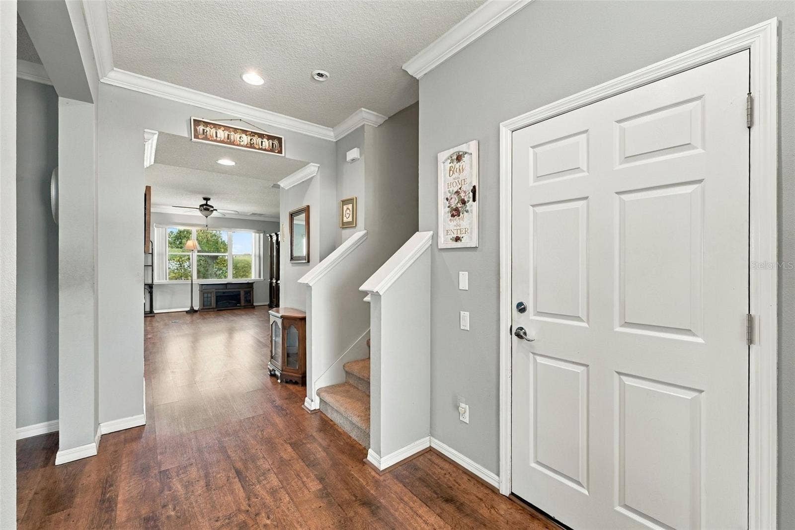 536 GRANDE DRIVE, Davenport, FL 33837 Front Hallway