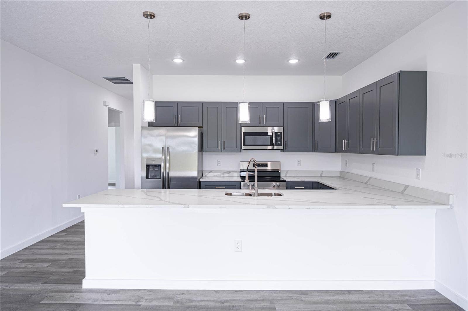 8269 - 8271 COZUMEL LANE, Sebring, FL 33876 8269 - 8271 COZUMEL LANE, Sebring, FL 33876