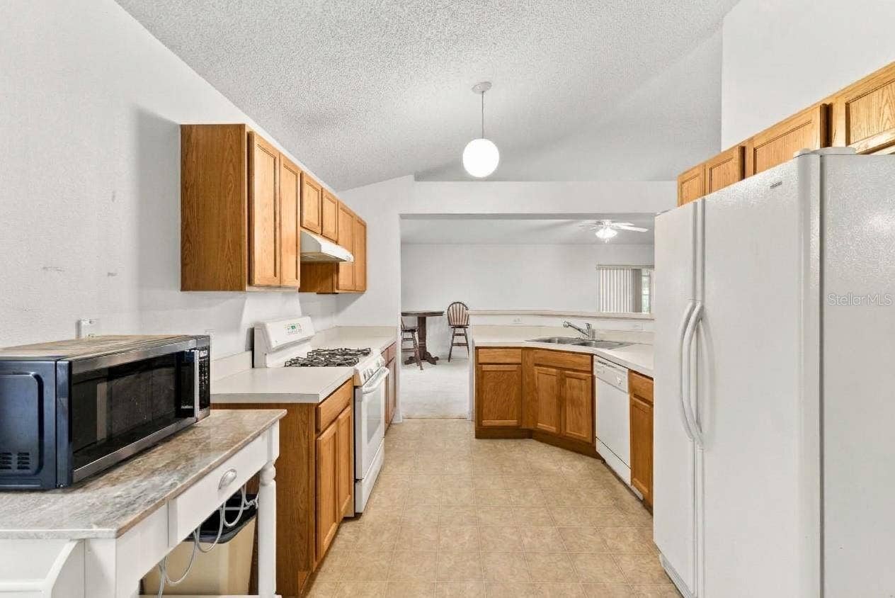 2235 CANOPY DRIVE, Melbourne, FL 32935 2235 CANOPY DRIVE, Melbourne, FL 32935