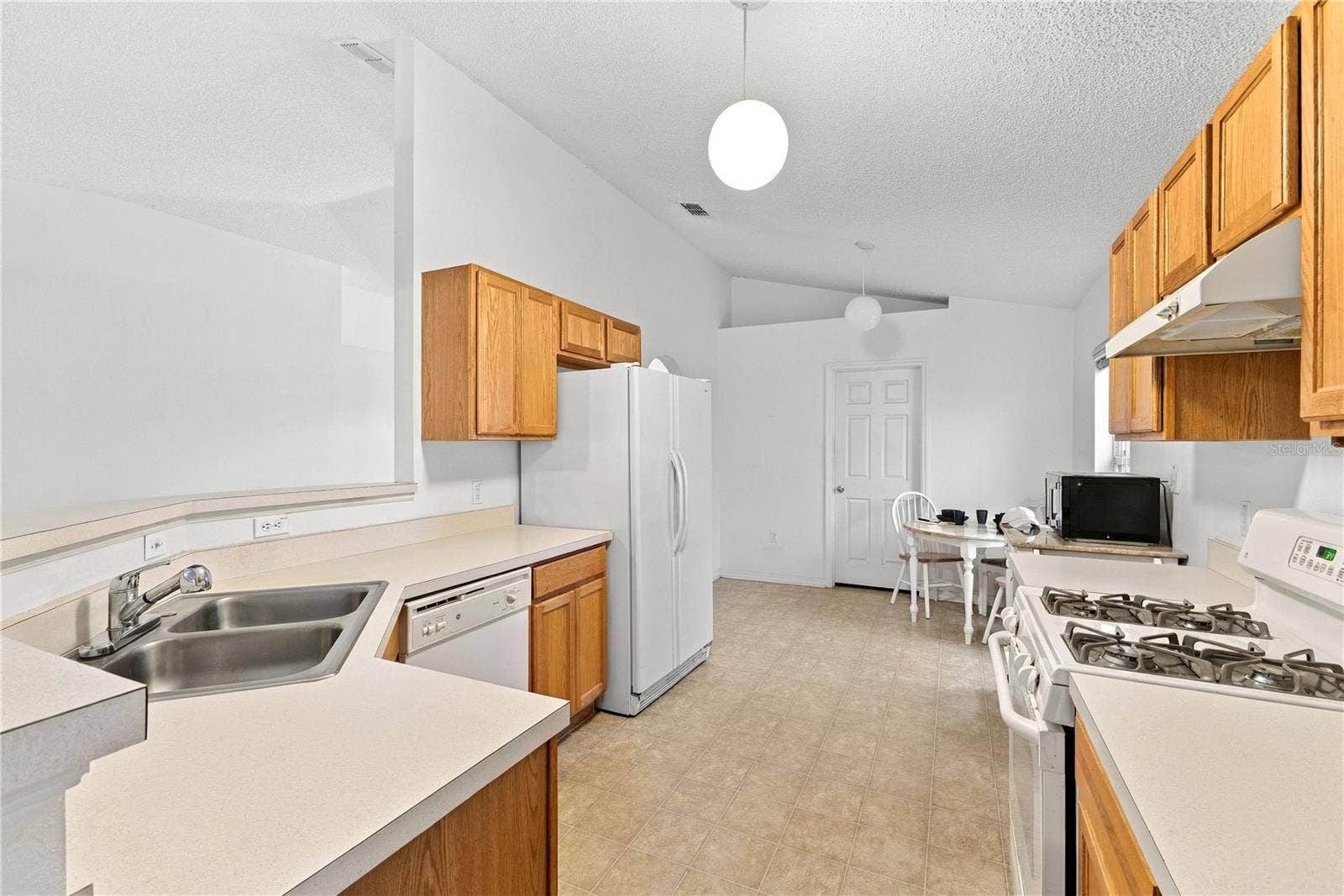 2235 CANOPY DRIVE, Melbourne, FL 32935 2235 CANOPY DRIVE, Melbourne, FL 32935