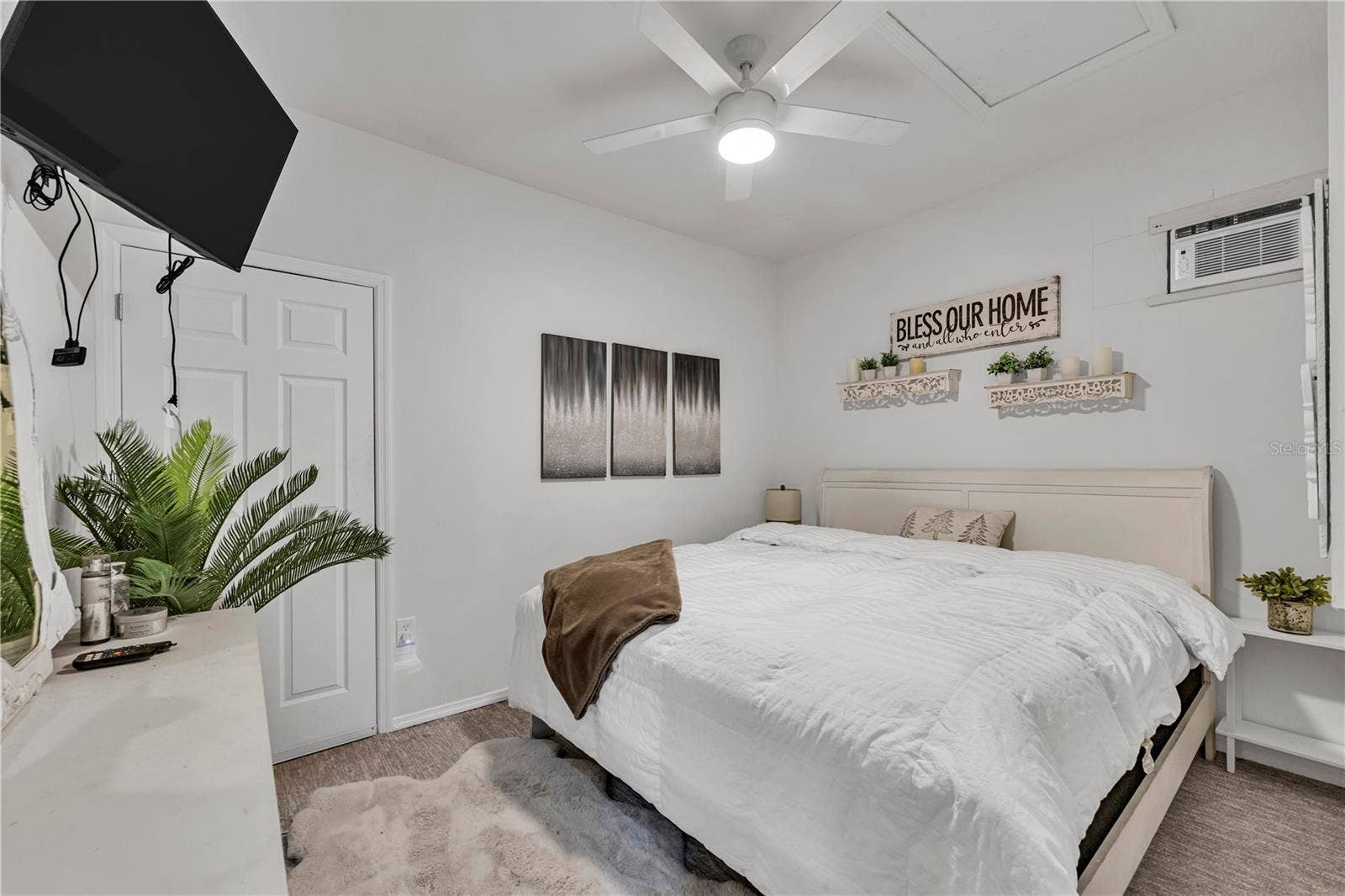 9691 BLACK WALNUT DRIVE, Clermont, FL 34715 9691 BLACK WALNUT DRIVE, Clermont, FL 34715